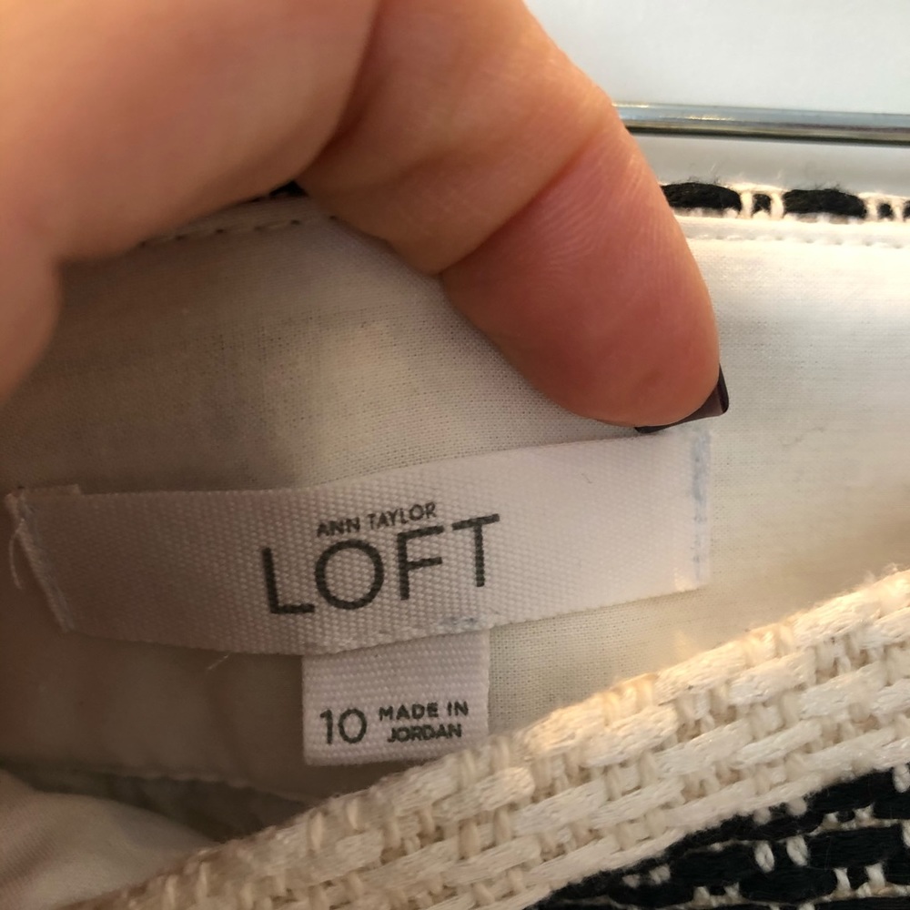 NWOT Loft Riviera Short. - Picture 3 of 5